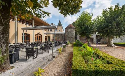 Jardin et terrasse du Restaurant à Pringy Le Clos du Château, proche d'Annecy